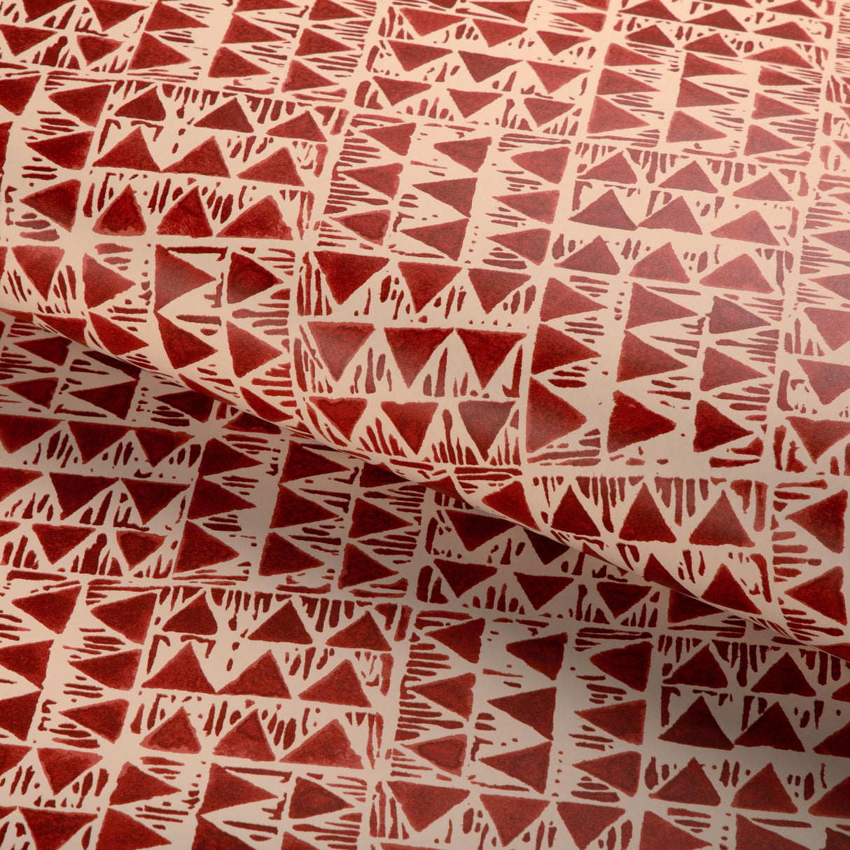 Lee Jofa YAMPA PAPER RUBY Wallpaper