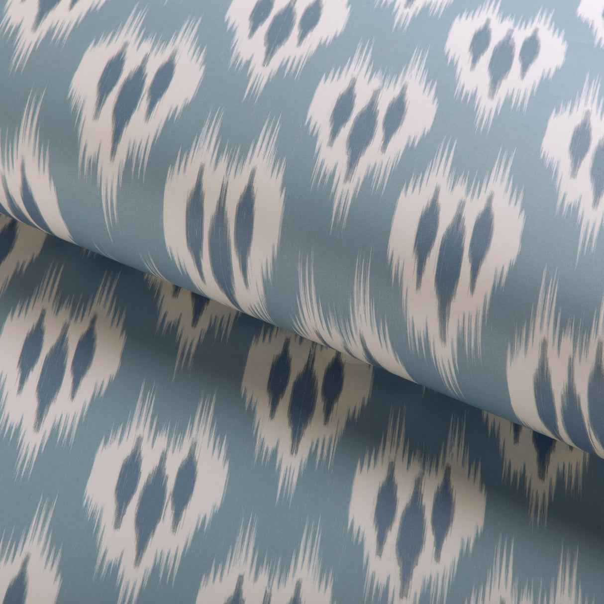Lee Jofa CLARE PAPER MARINE Wallpaper