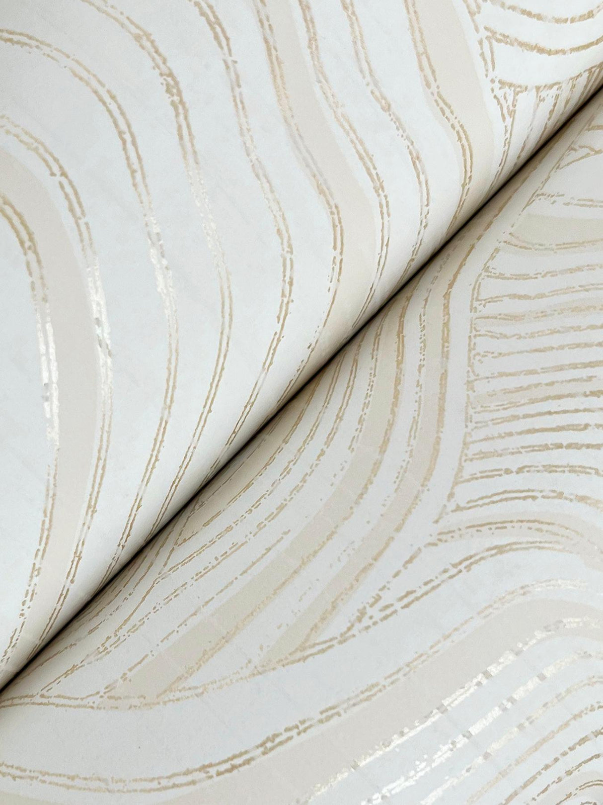 Ronald Redding Designs Geodes White Wallpaper