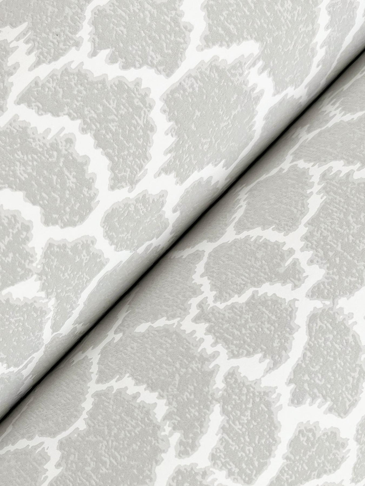 Ronald Redding Designs Nadie Grey Wallpaper