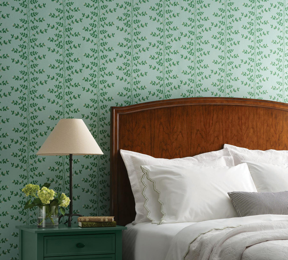 Rifle Paper Co. Climbing Vine Green Wallpaper