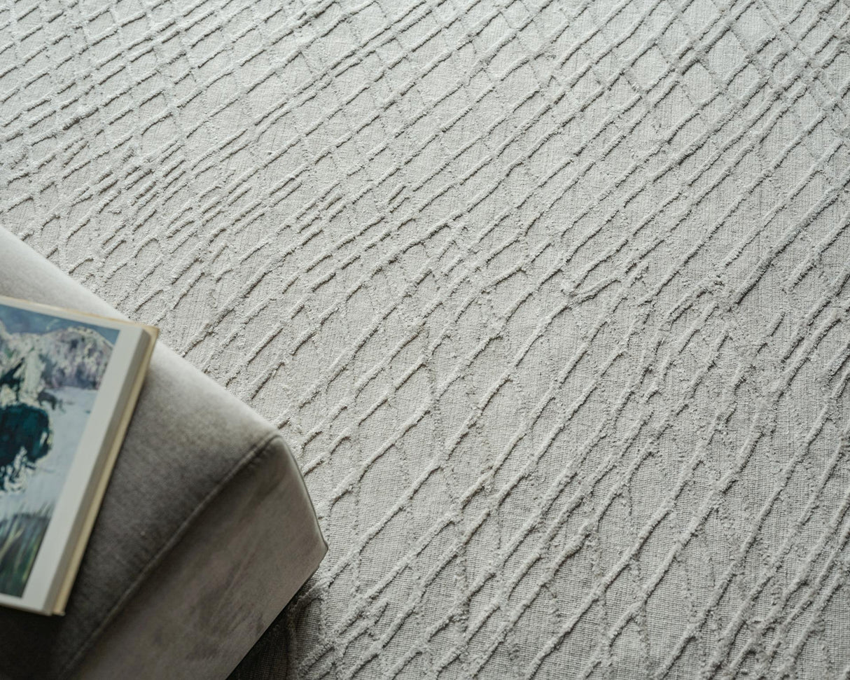 Exquisite Rugs Crescendo Handmade Handloomed Bamboo Silk 5328 Silver 8' x 10' Area Rug