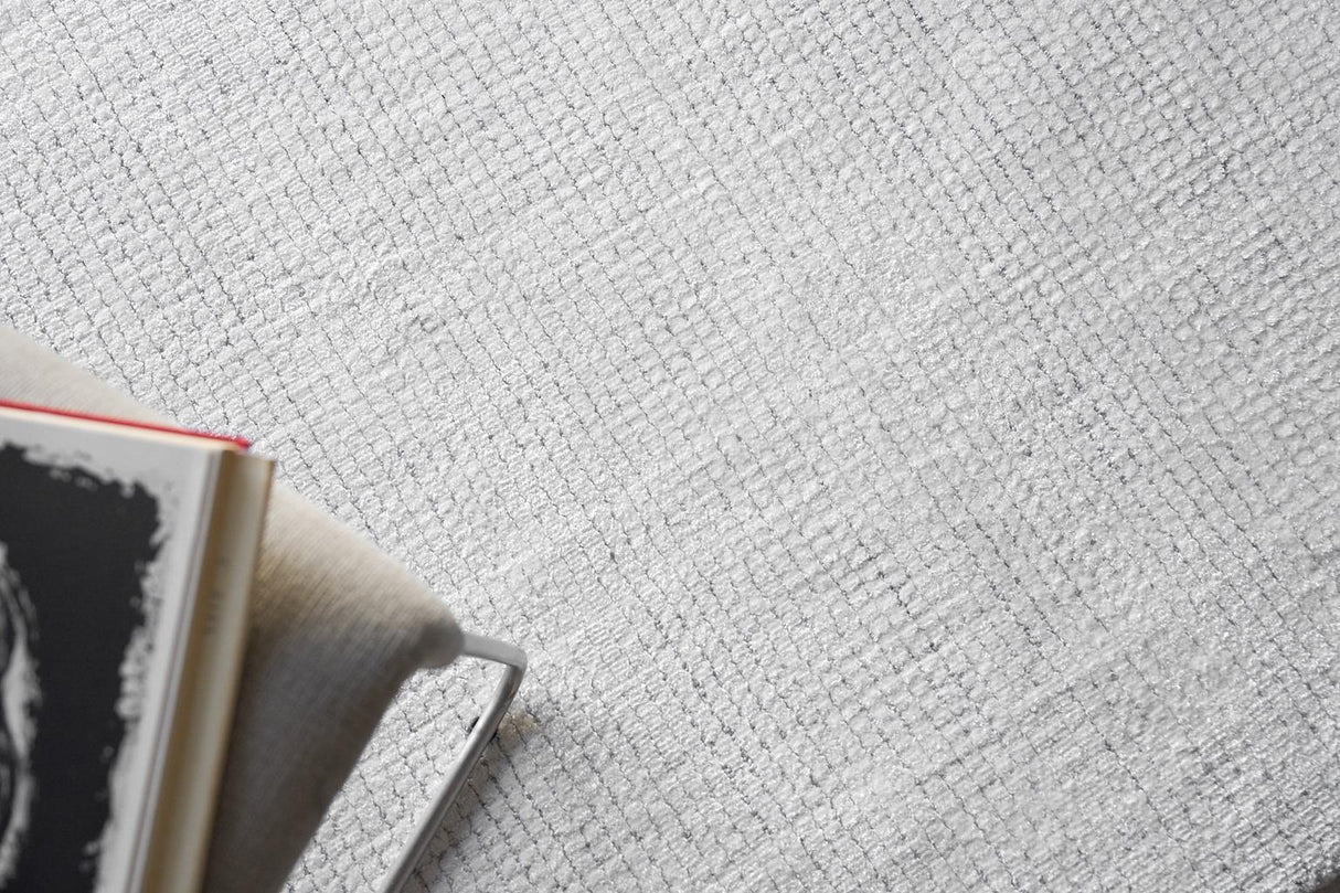 Exquisite Rugs Manhattan Handmade Handloomed Polyester 5960 Ivory 8' x 10' Area Rug