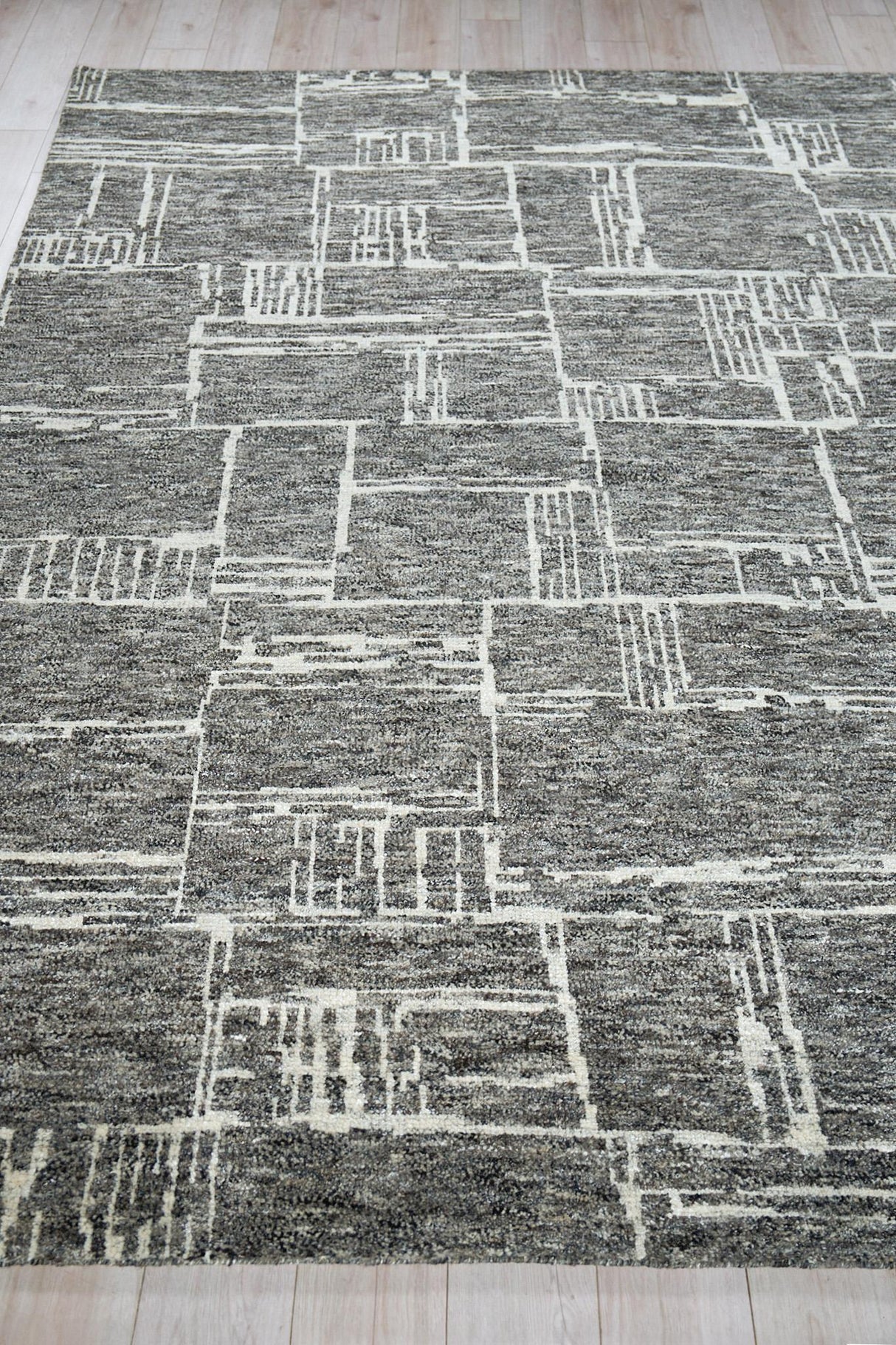 Exquisite Rugs Aldridge Hand-Knotted New Zealand Wool/Bamboo Silk 6829 Charcoal/Ivory 9' x 12' Area Rug