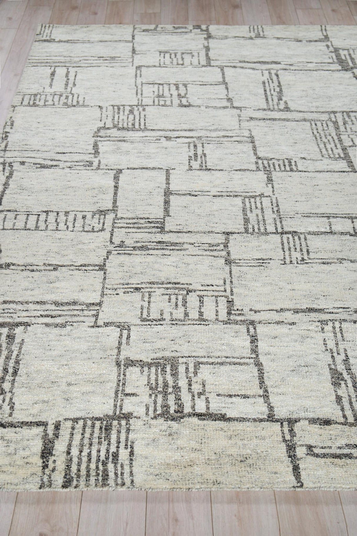 Exquisite Rugs Aldridge Hand-Knotted New Zealand Wool/Bamboo Silk 6830 Ivory/Charcoal 8' x 10' Area Rug