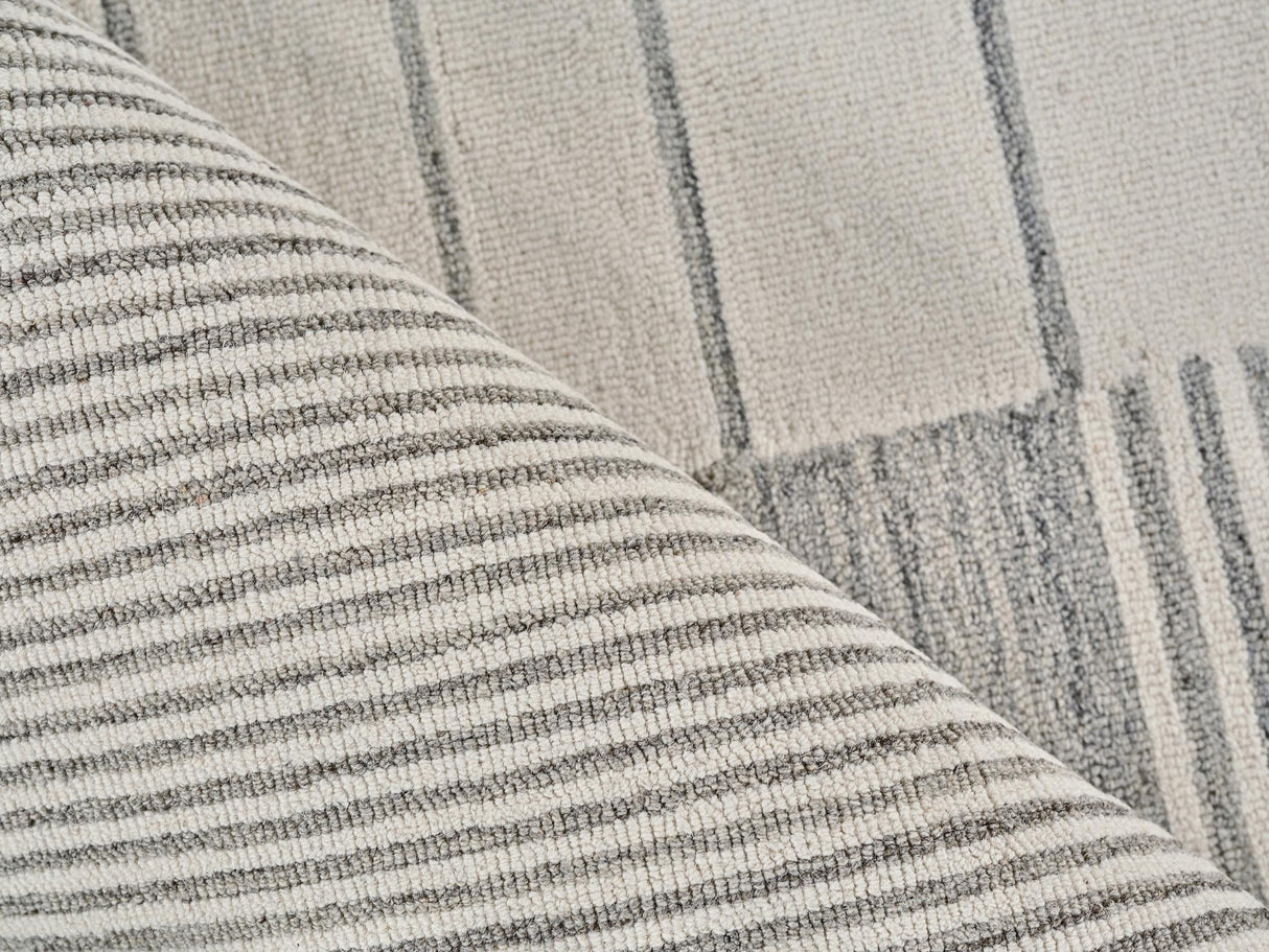 Exquisite Rugs Castine Handmade Hand-tufted New Zealand Wool on Canvas 6875 Silver/Ivory 5' x 8' Area Rug