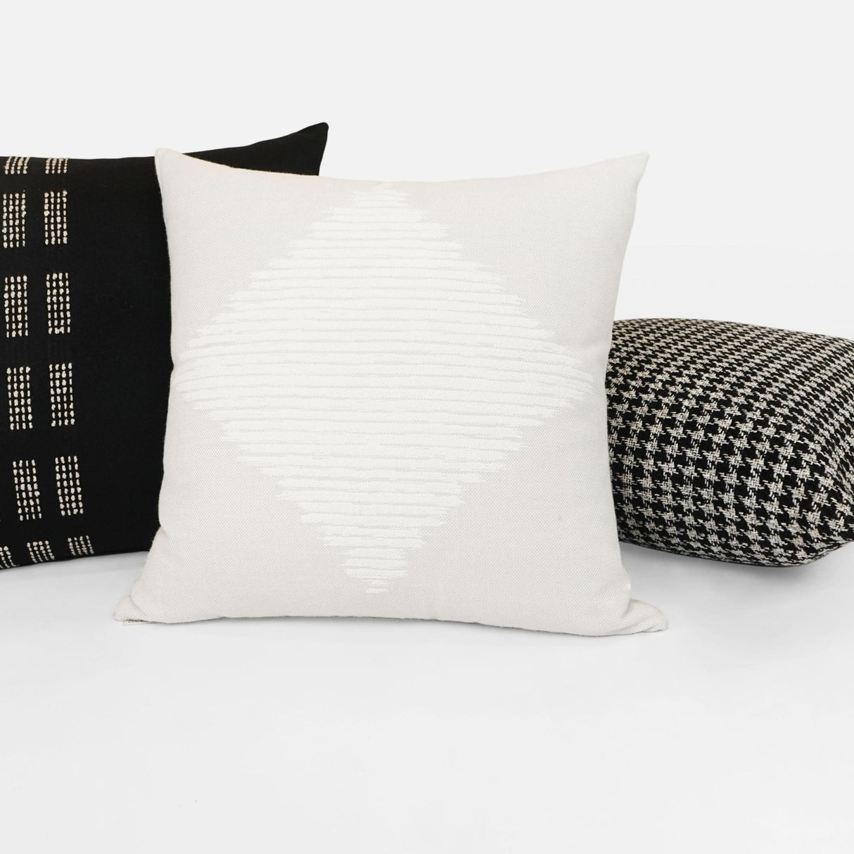 D.V. Kap Home Maxim Black 22" x 22" Pillow Cover