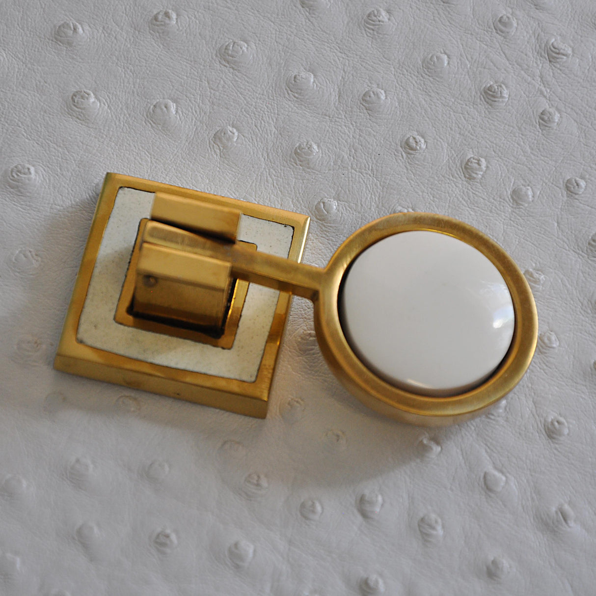 Worlds Away Brass Pull Knob With Inset Resin In Cream