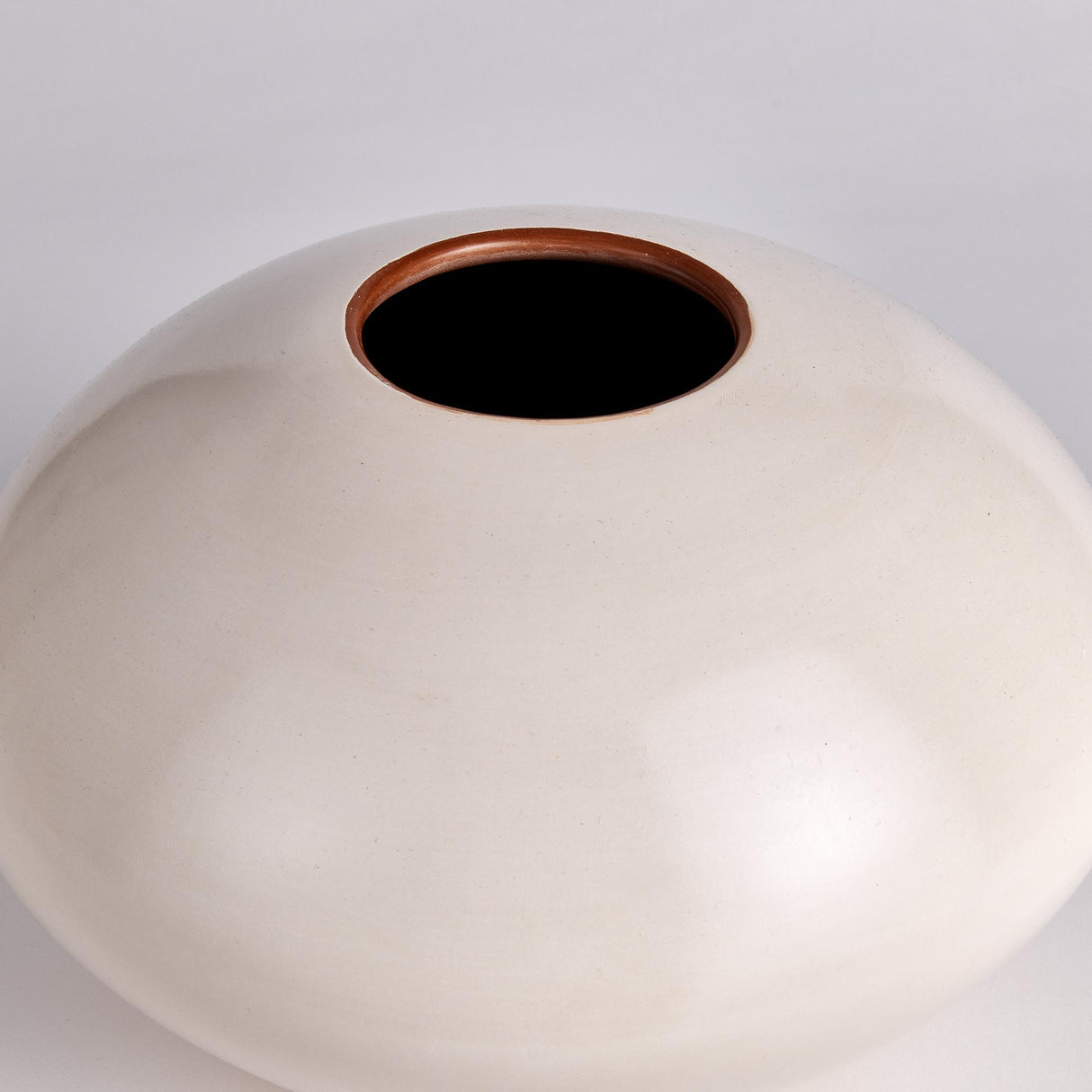 Napa Ecru LUCELA VASE SHORT