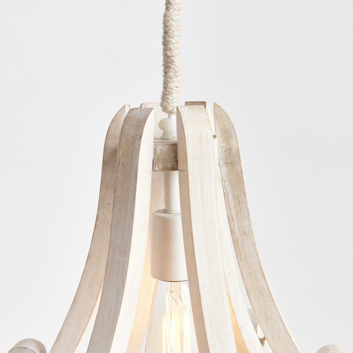 Napa Whitewash MARGUERITE PENDANT