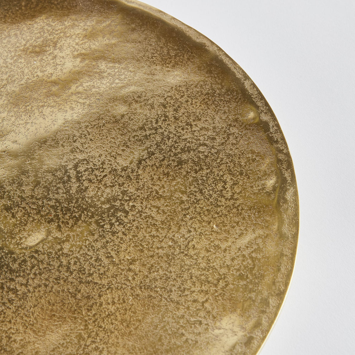 Napa Gold VEDA DECORATIVE ROUND TRAY