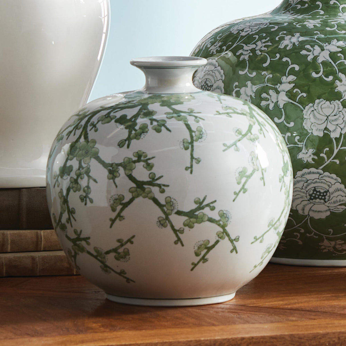 Napa Green/White IMPERIAL EMPRESS VASE