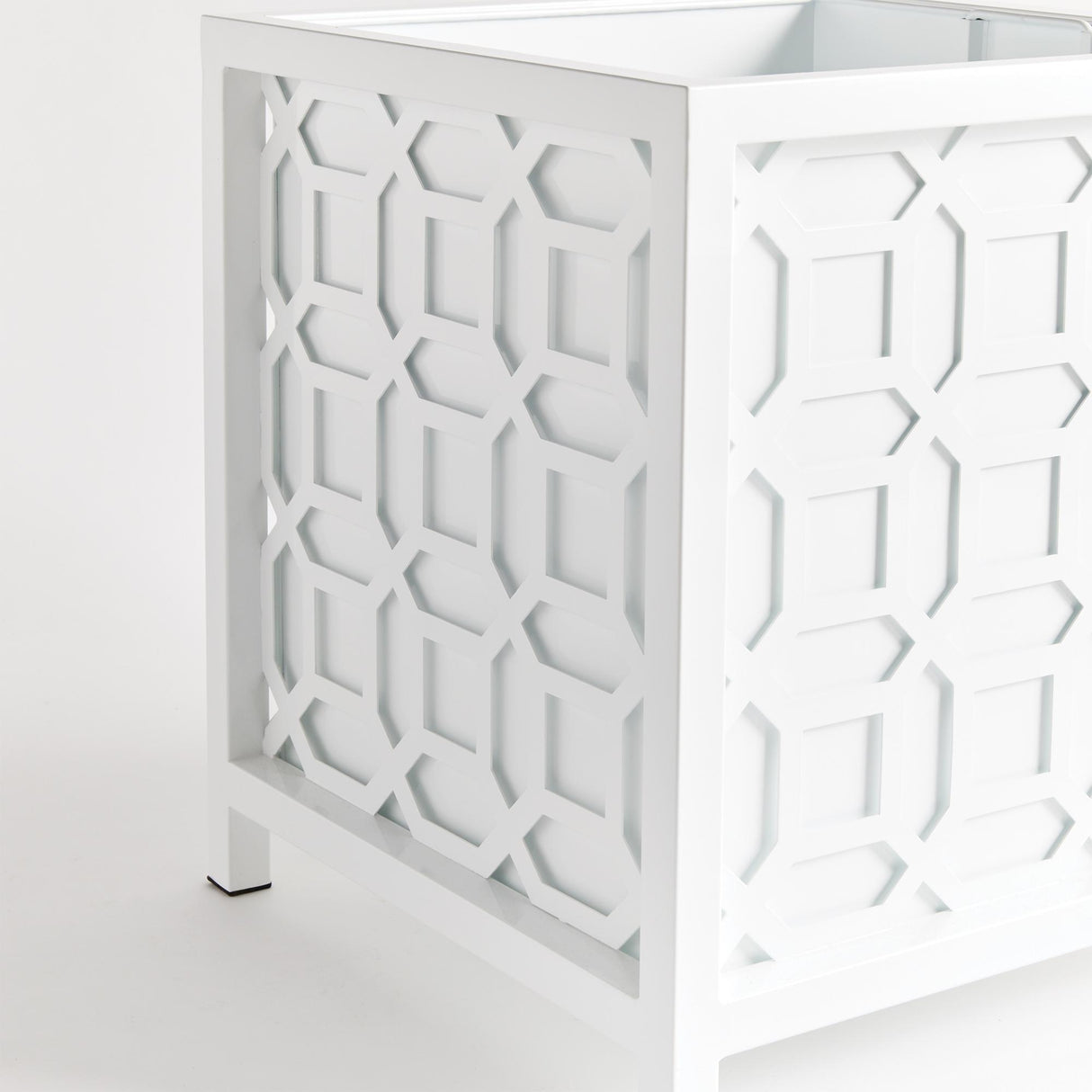 Napa White TRAFORO PLANTER