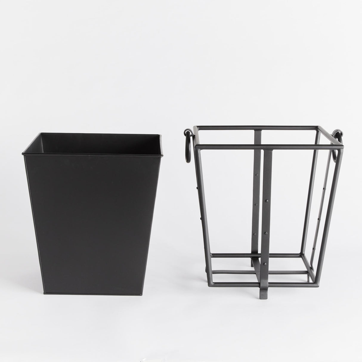 Napa Black CALLAHAN TAPERED PLANTER SMALL