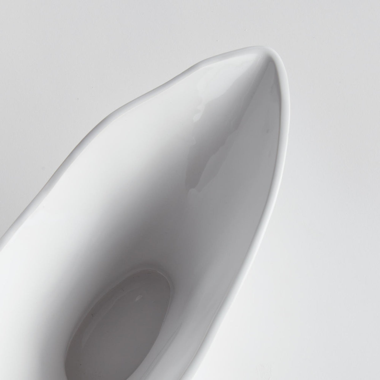 Napa White MADARA OVAL VASE SMALL