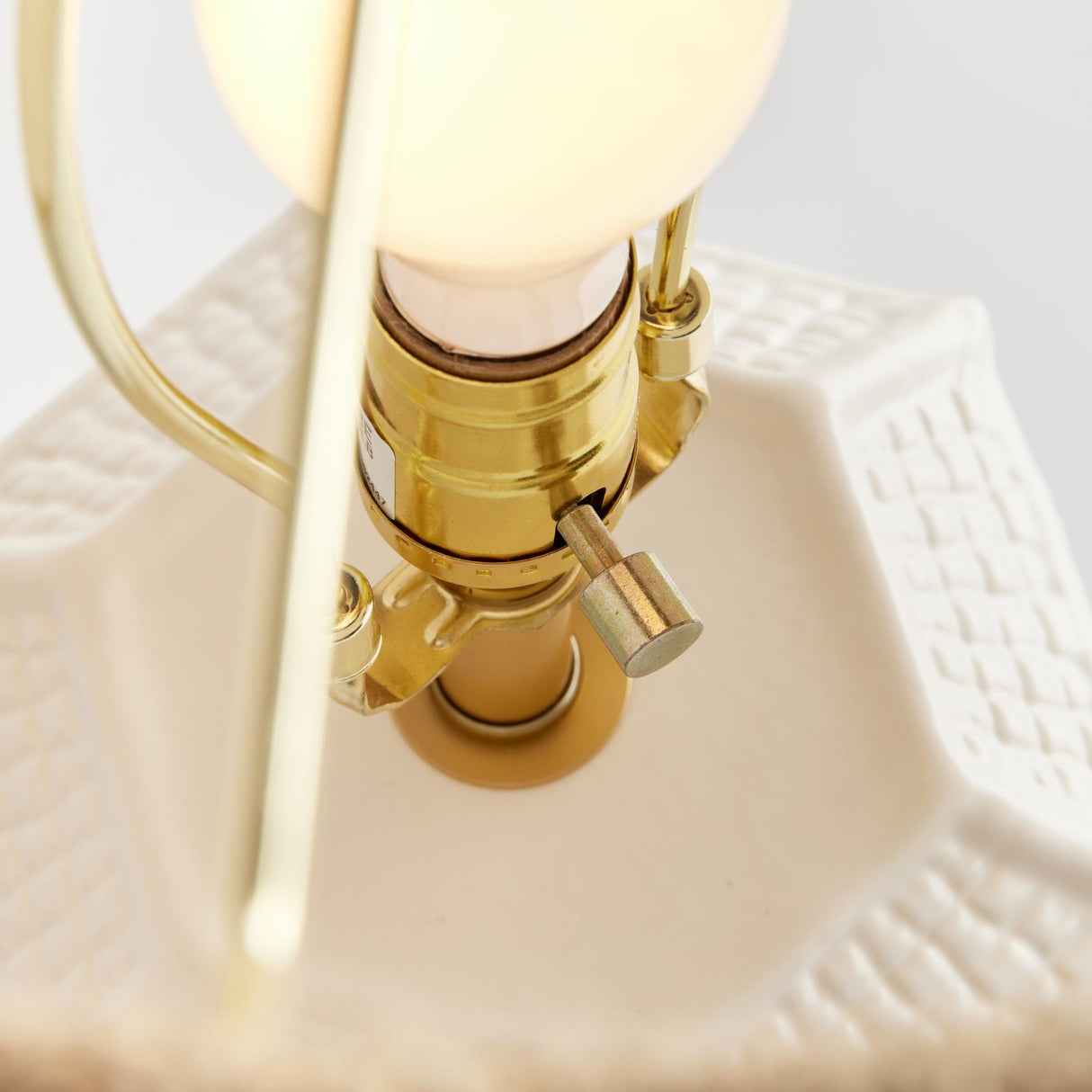 Napa White/Tan Lisha Lamp