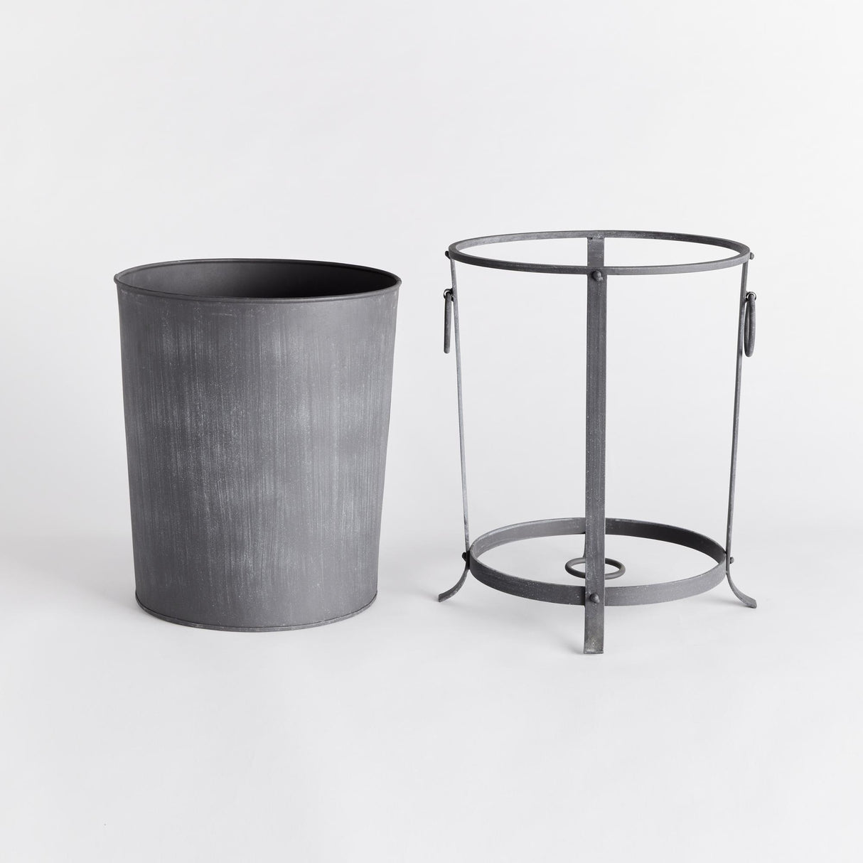 Napa Aged Zinc OBERON PLANTER MEDIUM