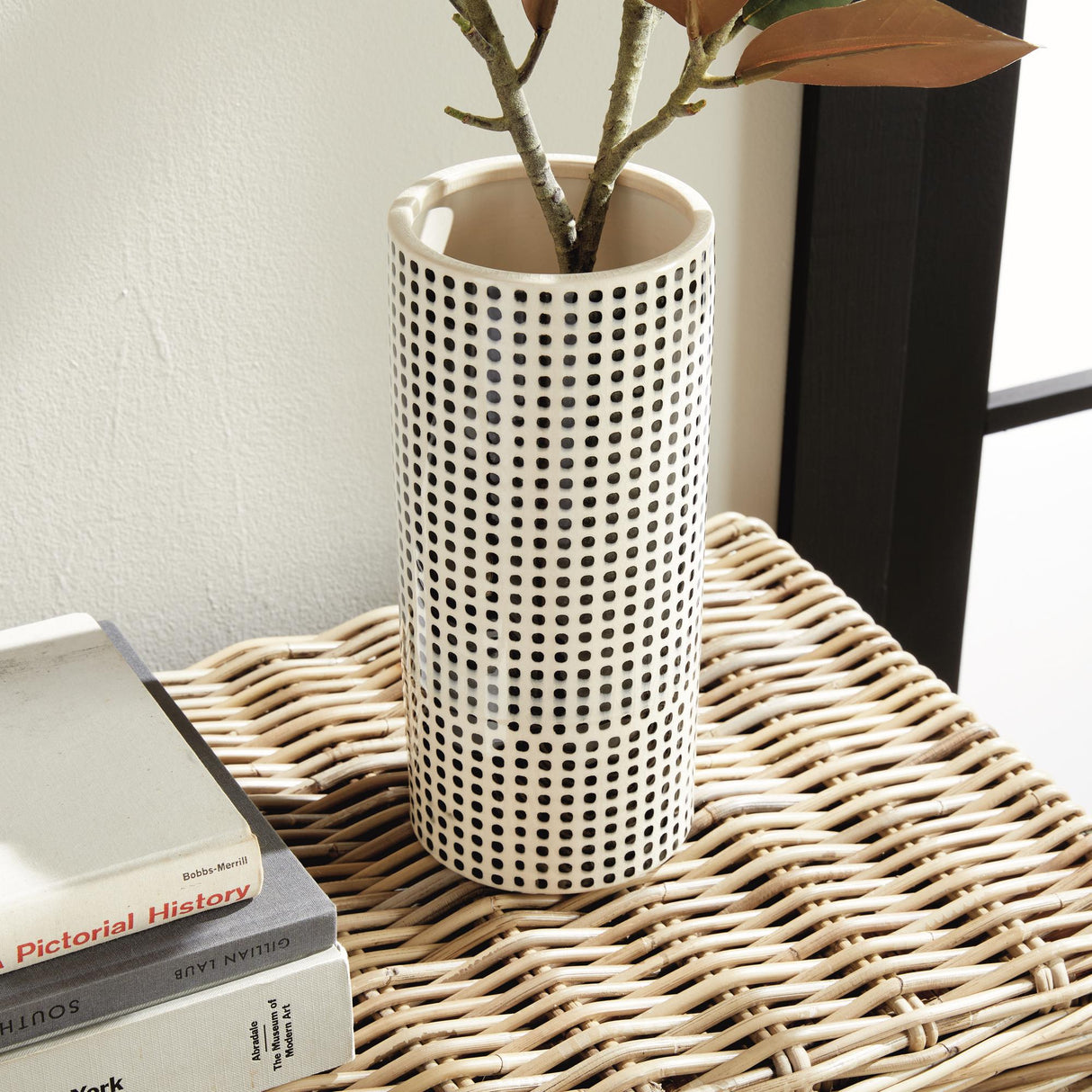 Napa Black/White MINA VASE