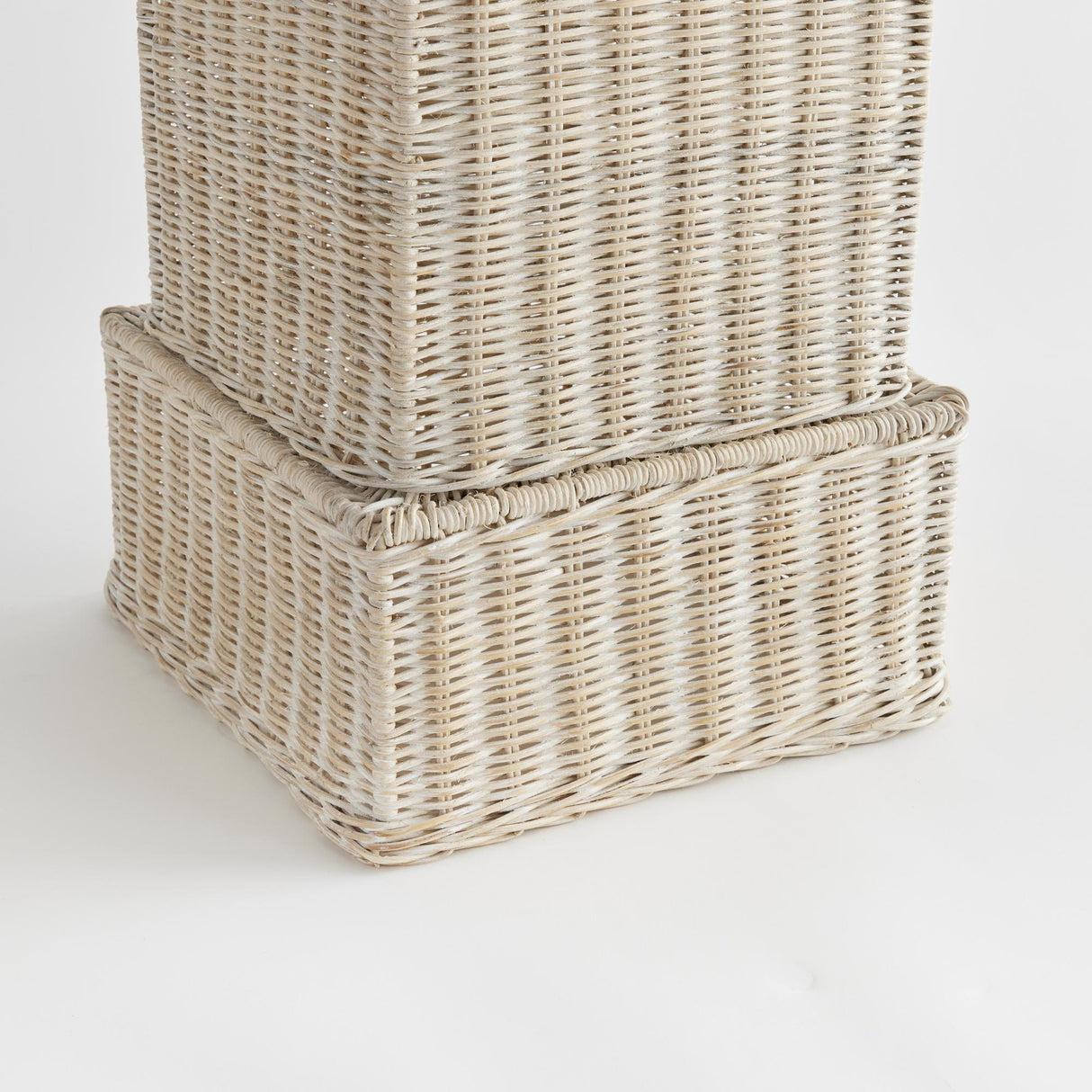 Napa Whitewash CHARLESTON RATTAN PEDESTAL SHORT