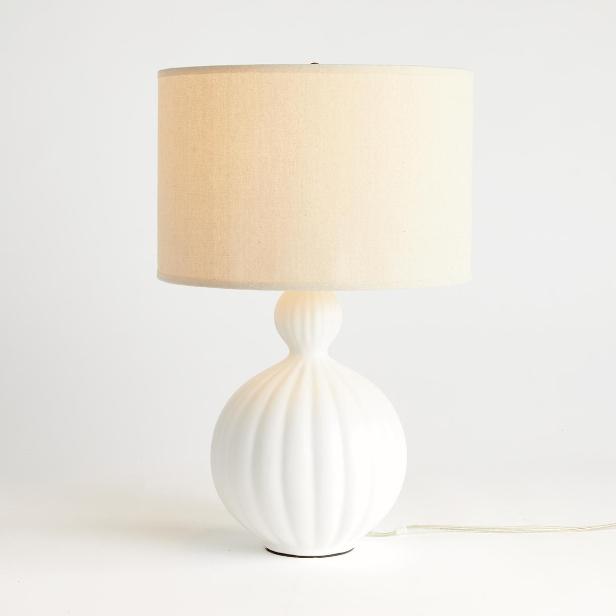 Napa White NESSA LAMP
