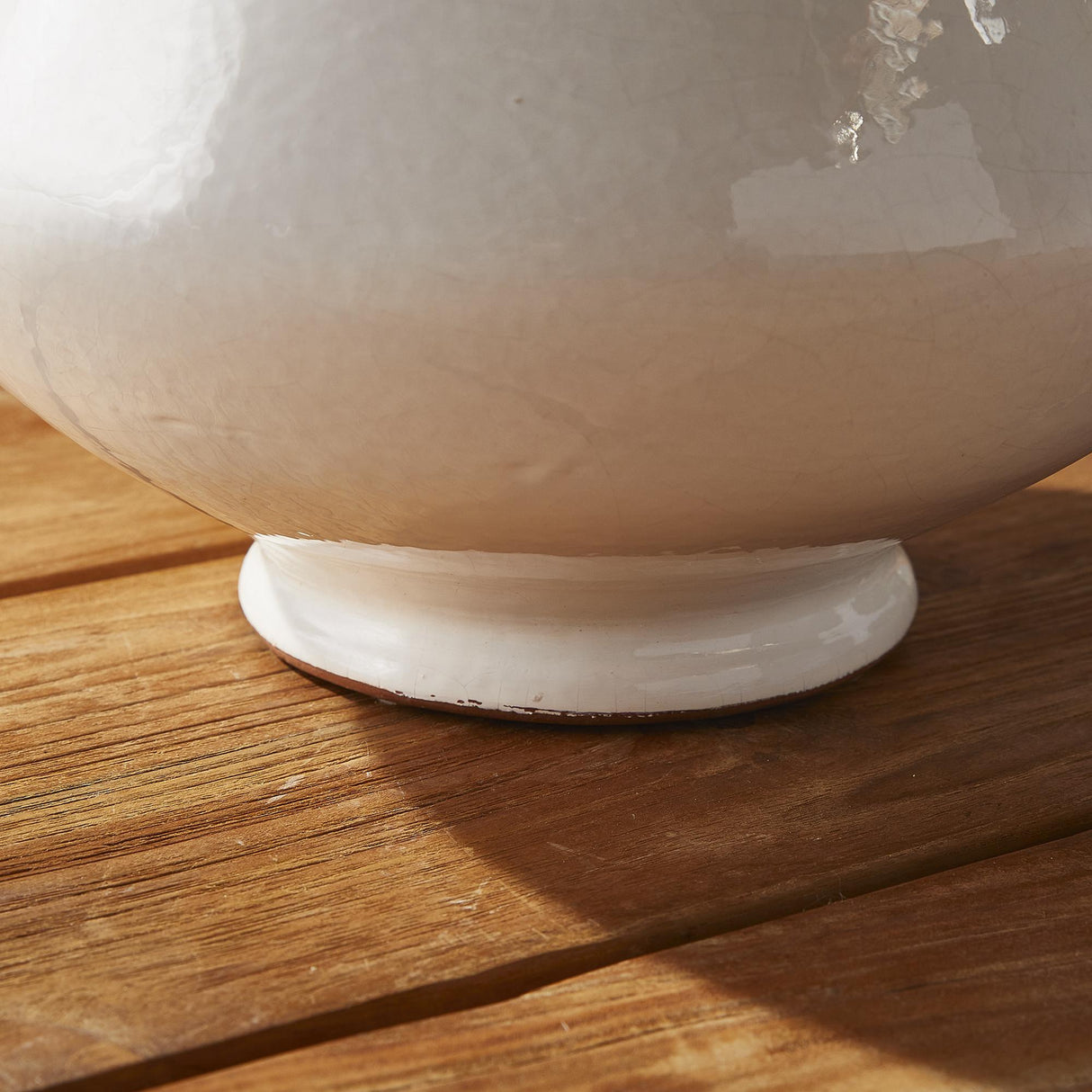 Napa White WELLON FOOTED CACHEPOT LARGE