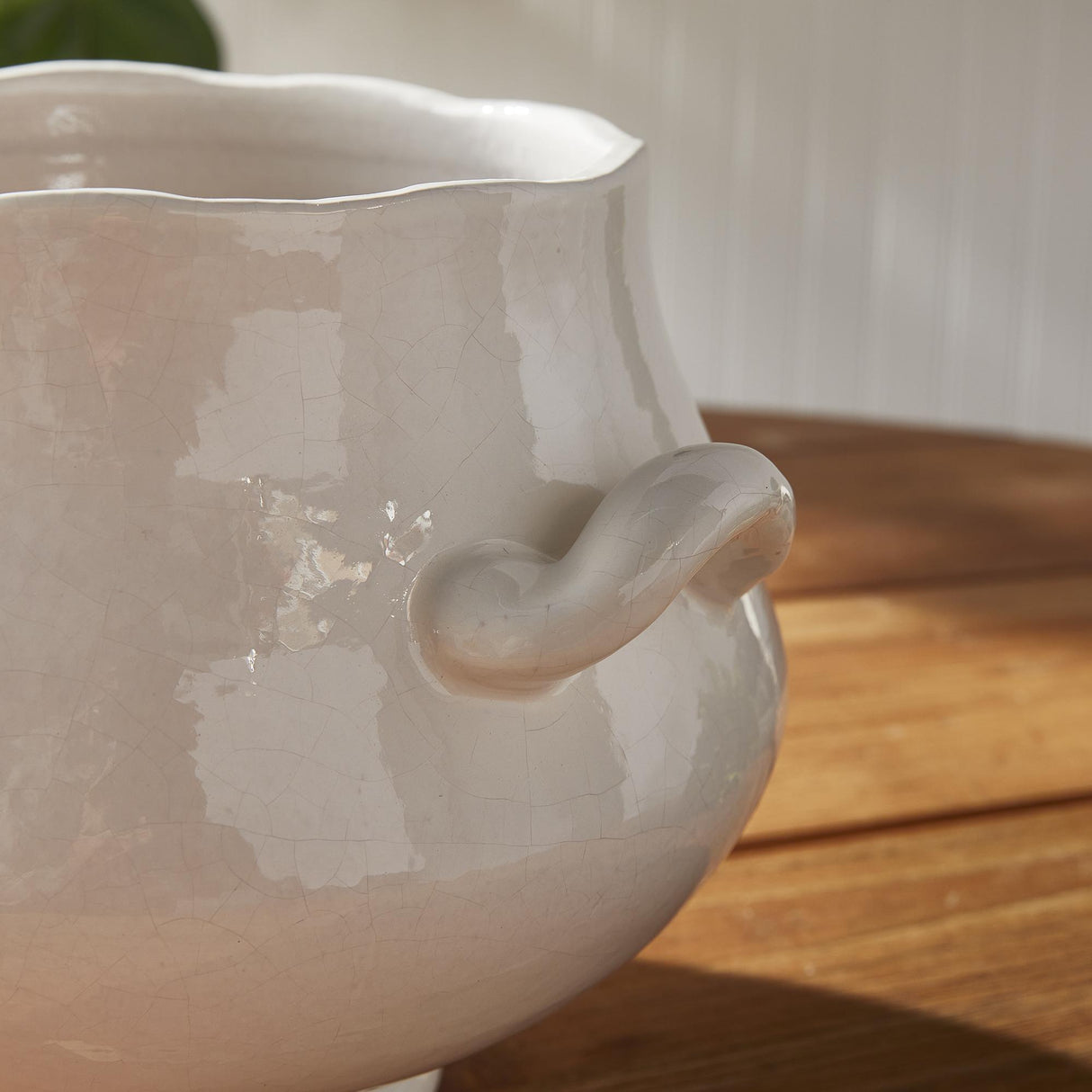 Napa White WELLON FOOTED CACHEPOT LARGE