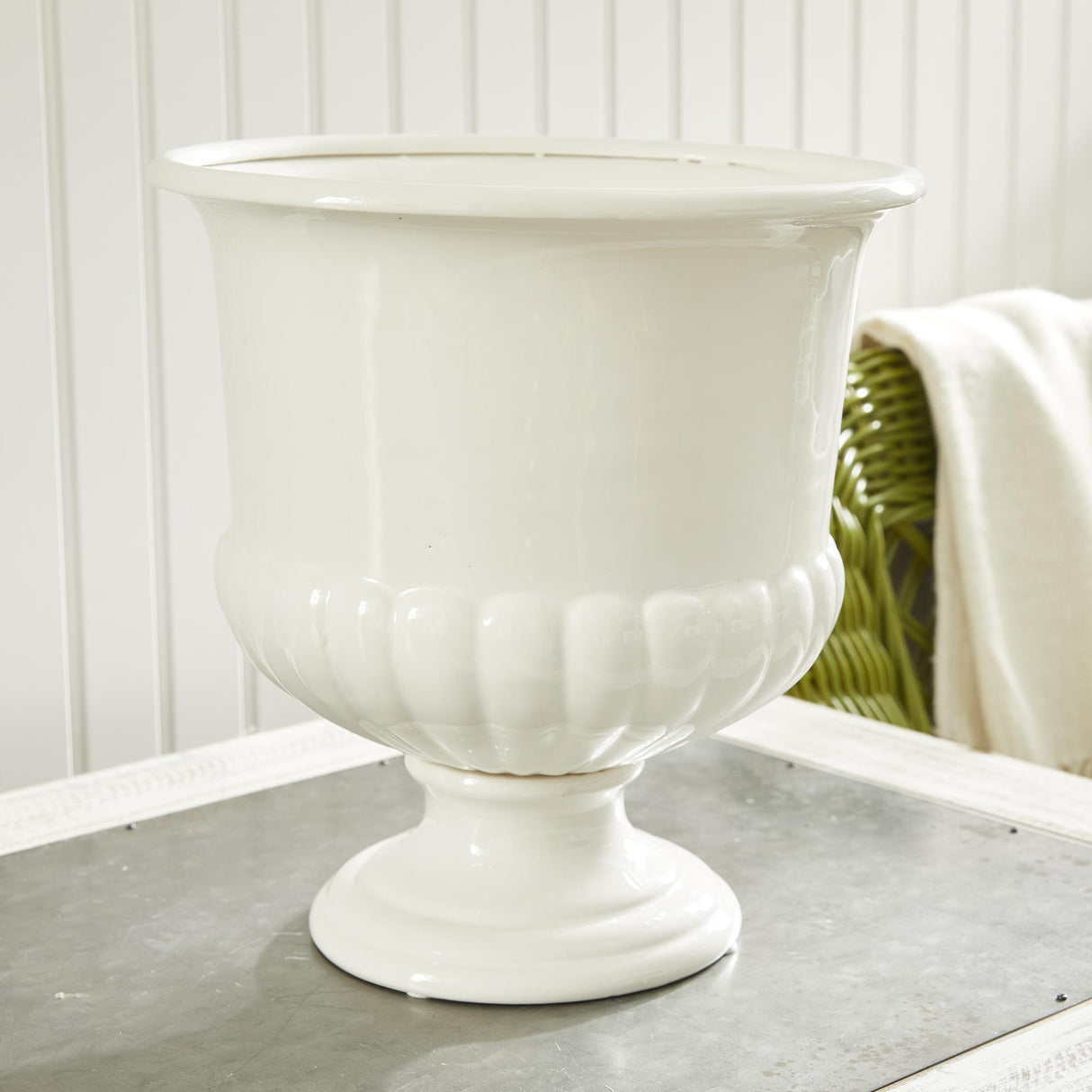 Napa Classic White MIRABELLE DECORATIVE PEDESTAL BOWL SMALL