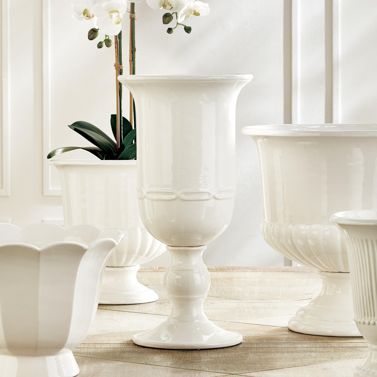 Napa Classic White MIRABELLE PETITE PEDESTAL URN SMALL