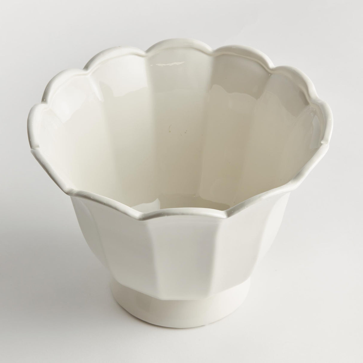 Napa Classic White MIRABELLE FLUTED CACHEPOT LARGE