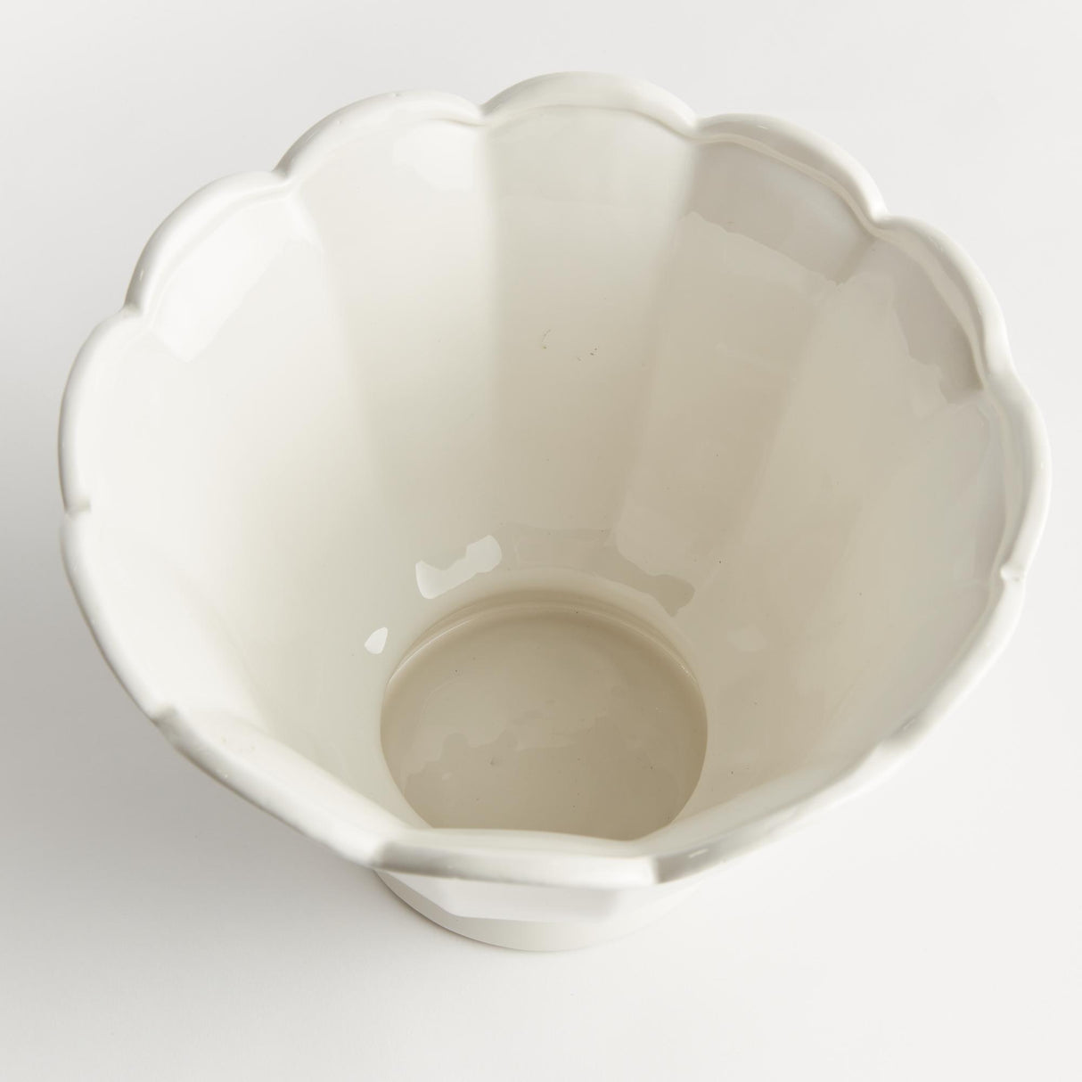 Napa Classic White MIRABELLE FLUTED CACHEPOT LARGE