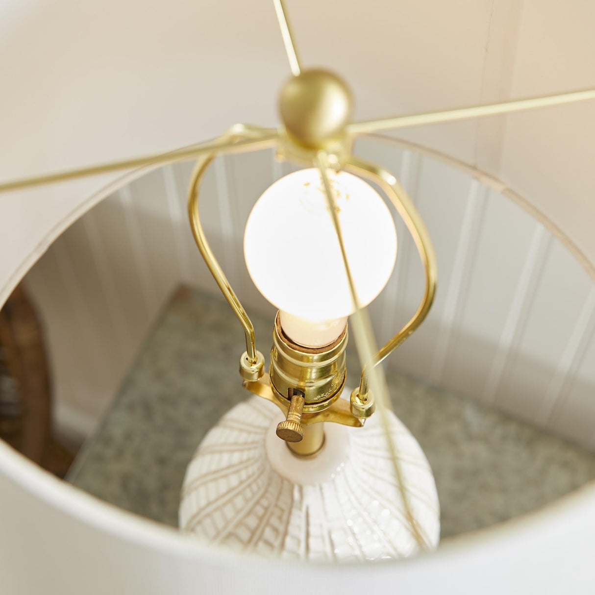 Napa White NADIA LAMP