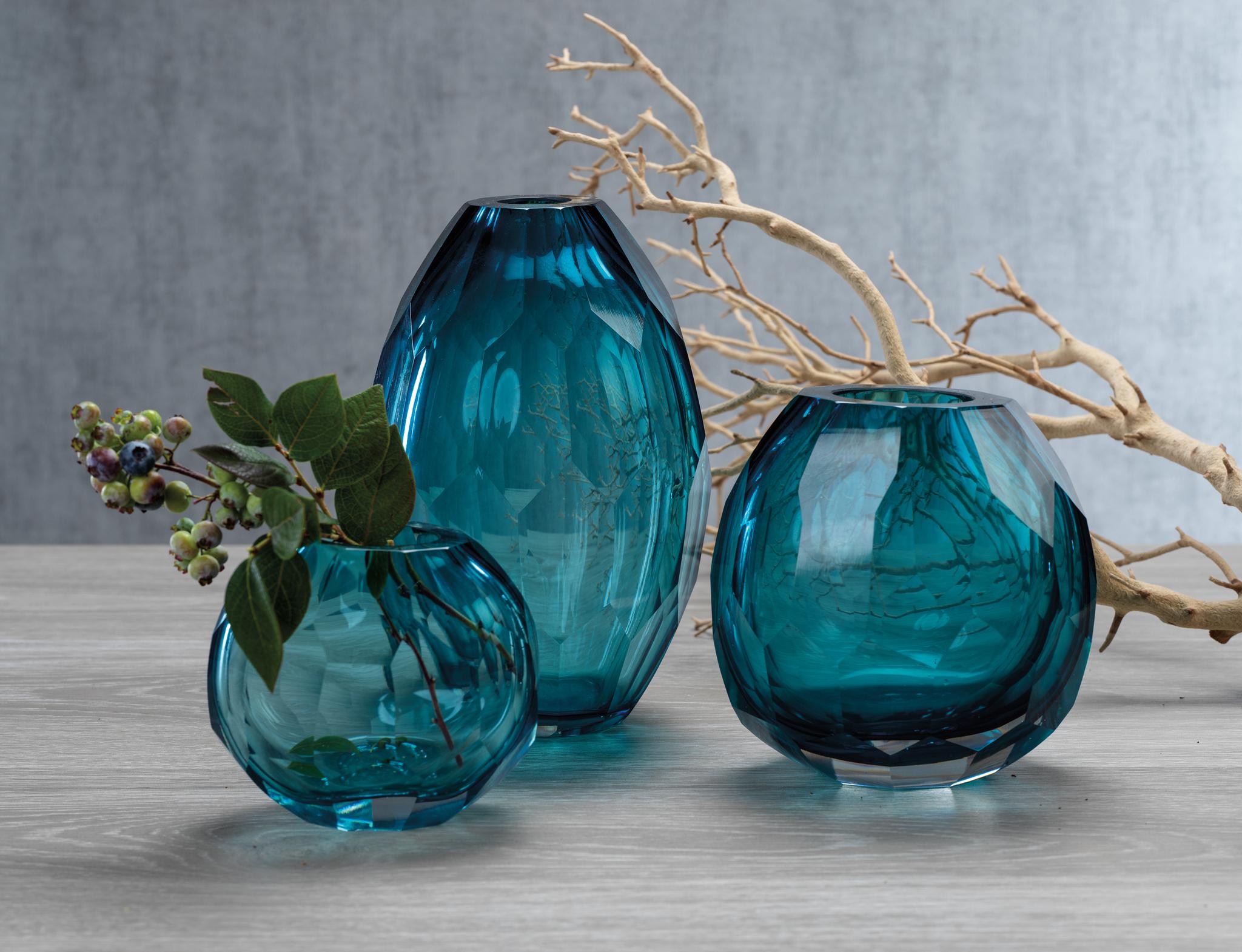 Nixie Hand Cut Glass Vase - Thumbnail 2