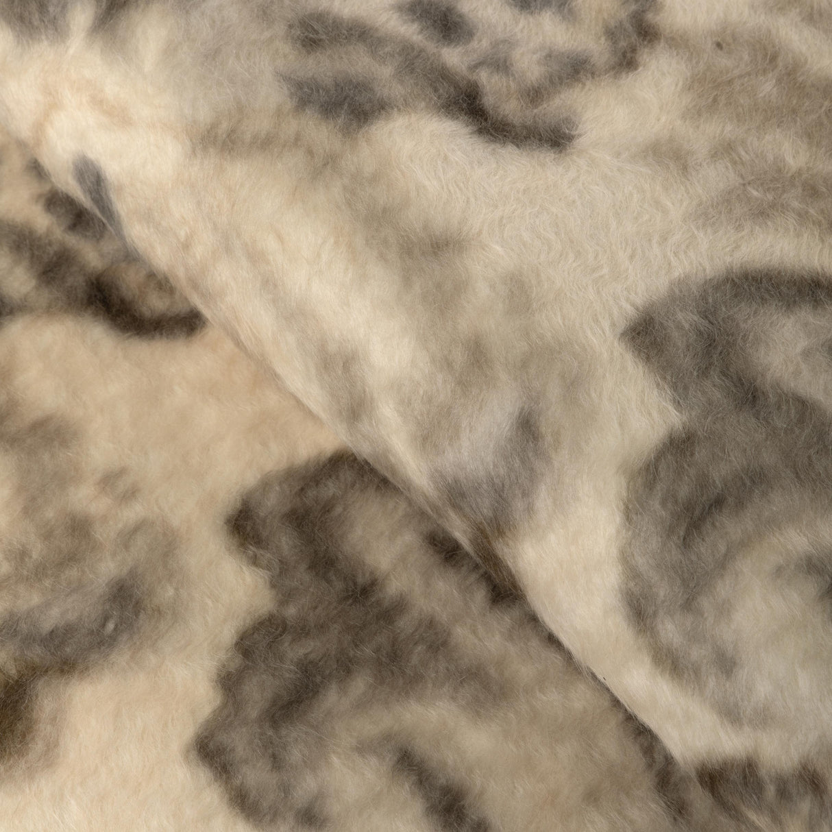 Kravet ASKANIA NATURAL Upholstery Fabric