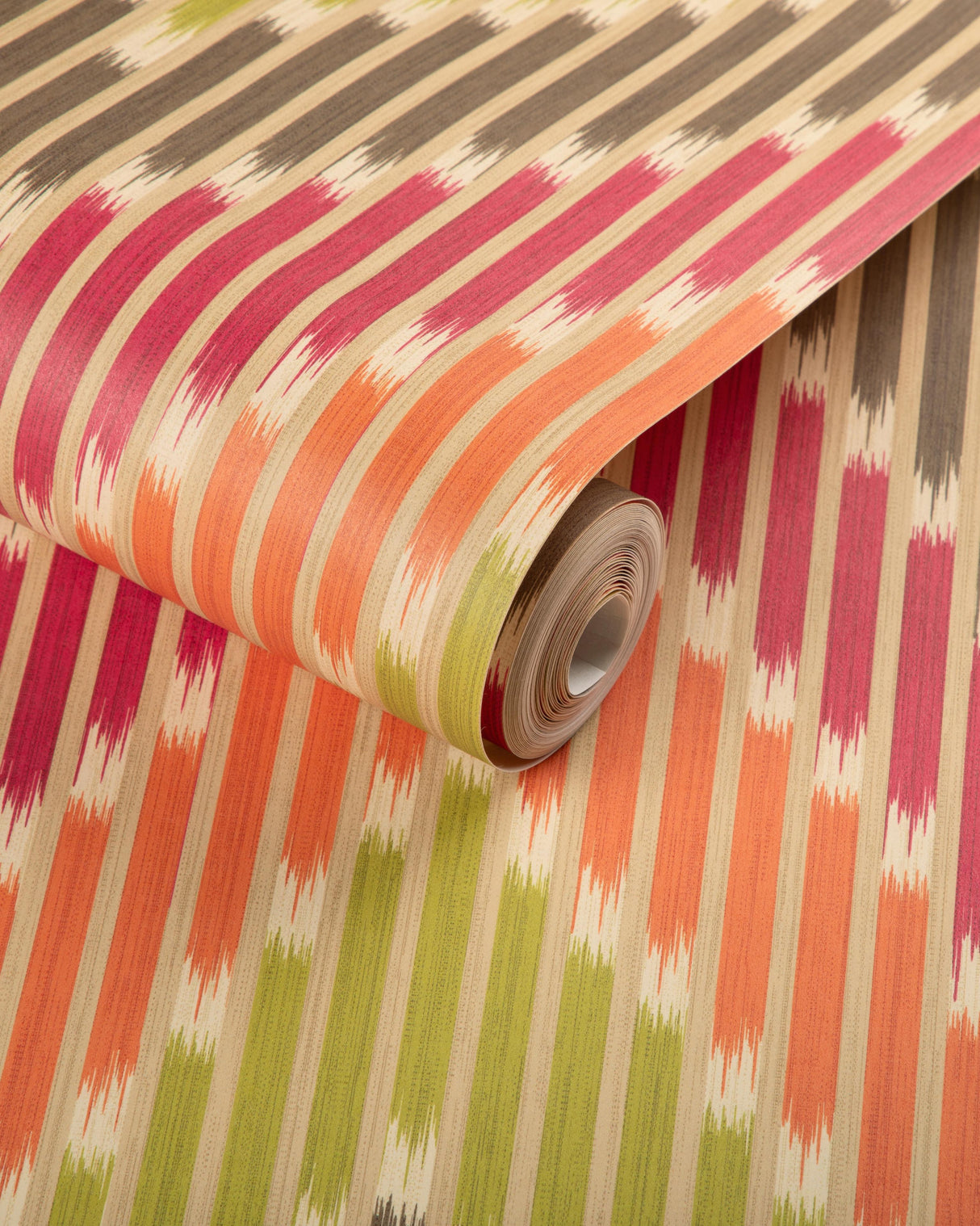 Brunschwig & Fils CASCADE BERRY/LEAF Wallpaper