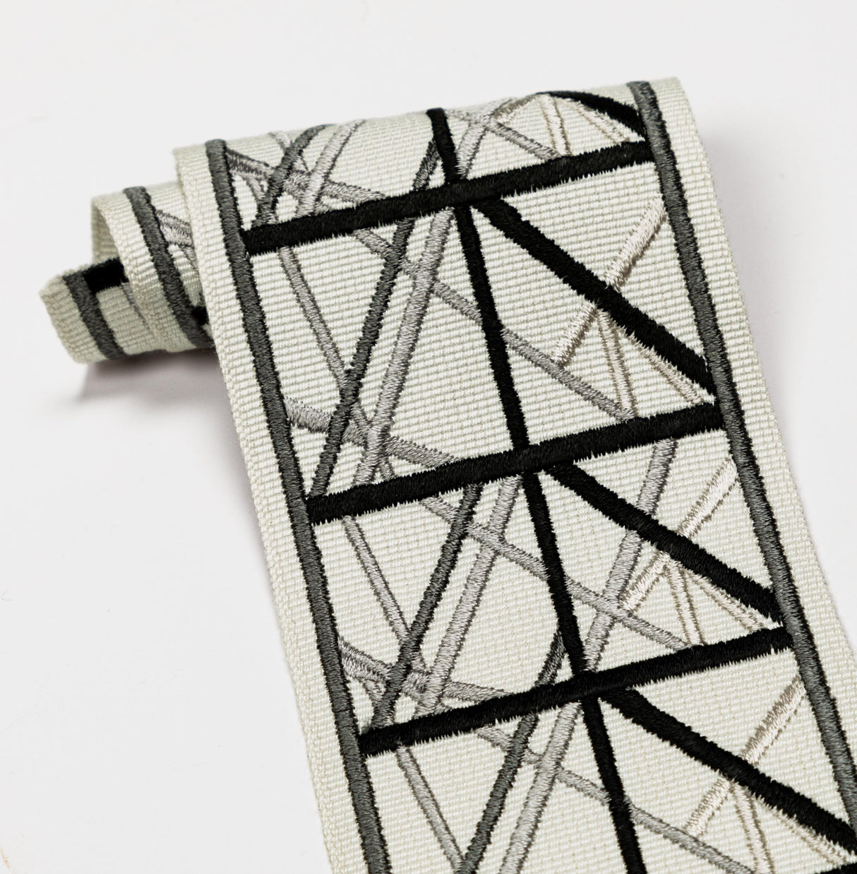 Lee Jofa SIMPATICO TAPE TUSK Trim