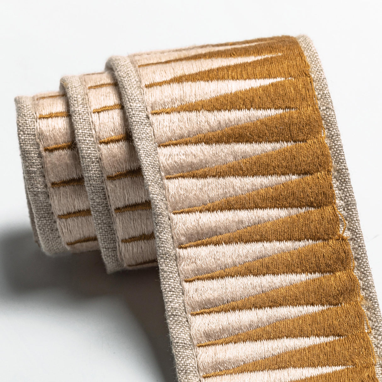 Lee Jofa BRAVADO TAPE SILT CLAY Trim