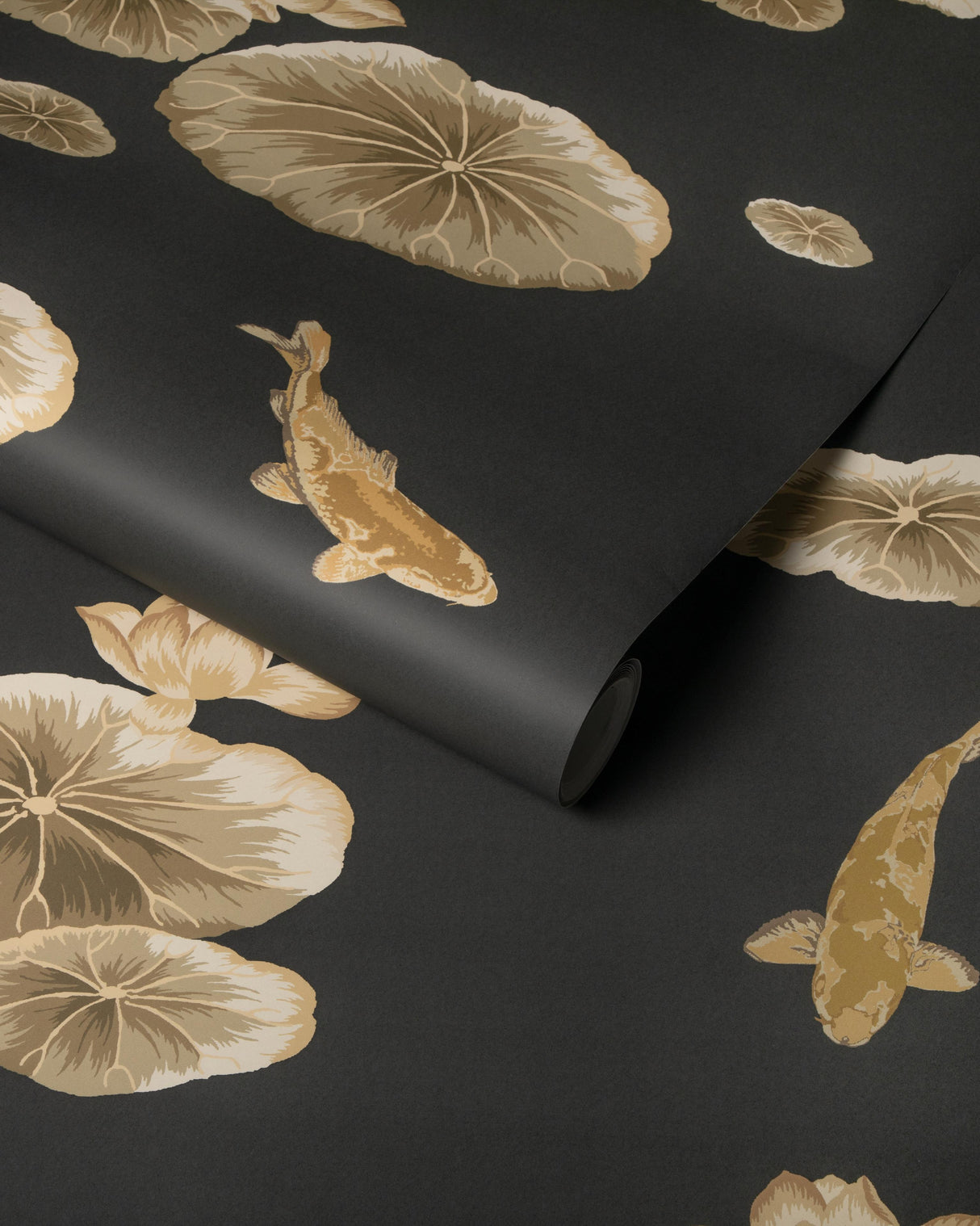 Kravet LOTUS POND WP NOIR Wallpaper