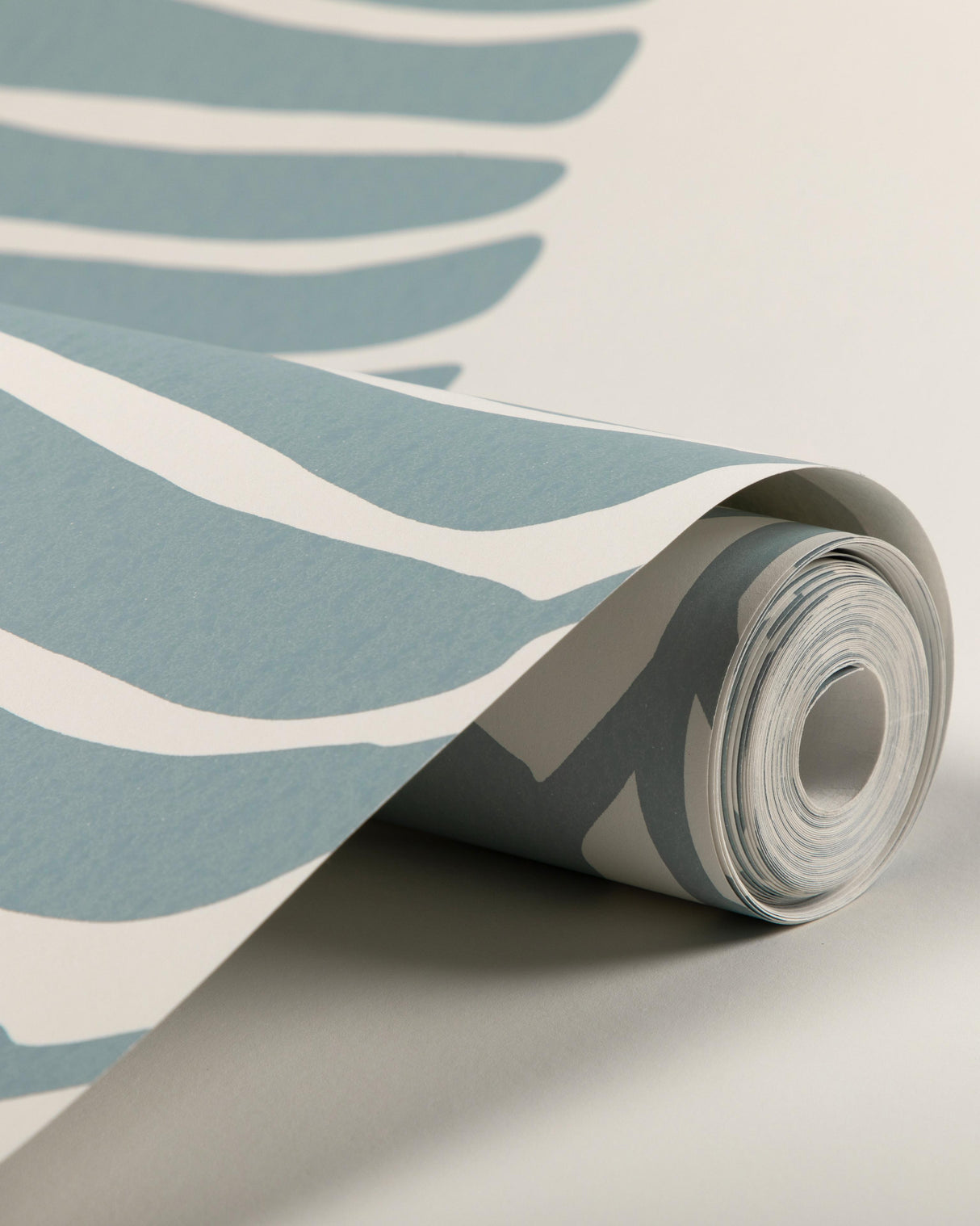 Kravet RIO VINE WP CHAMBRAY Wallpaper