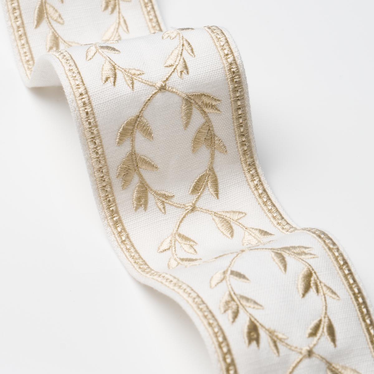 Schumacher Ivory Maison Vine