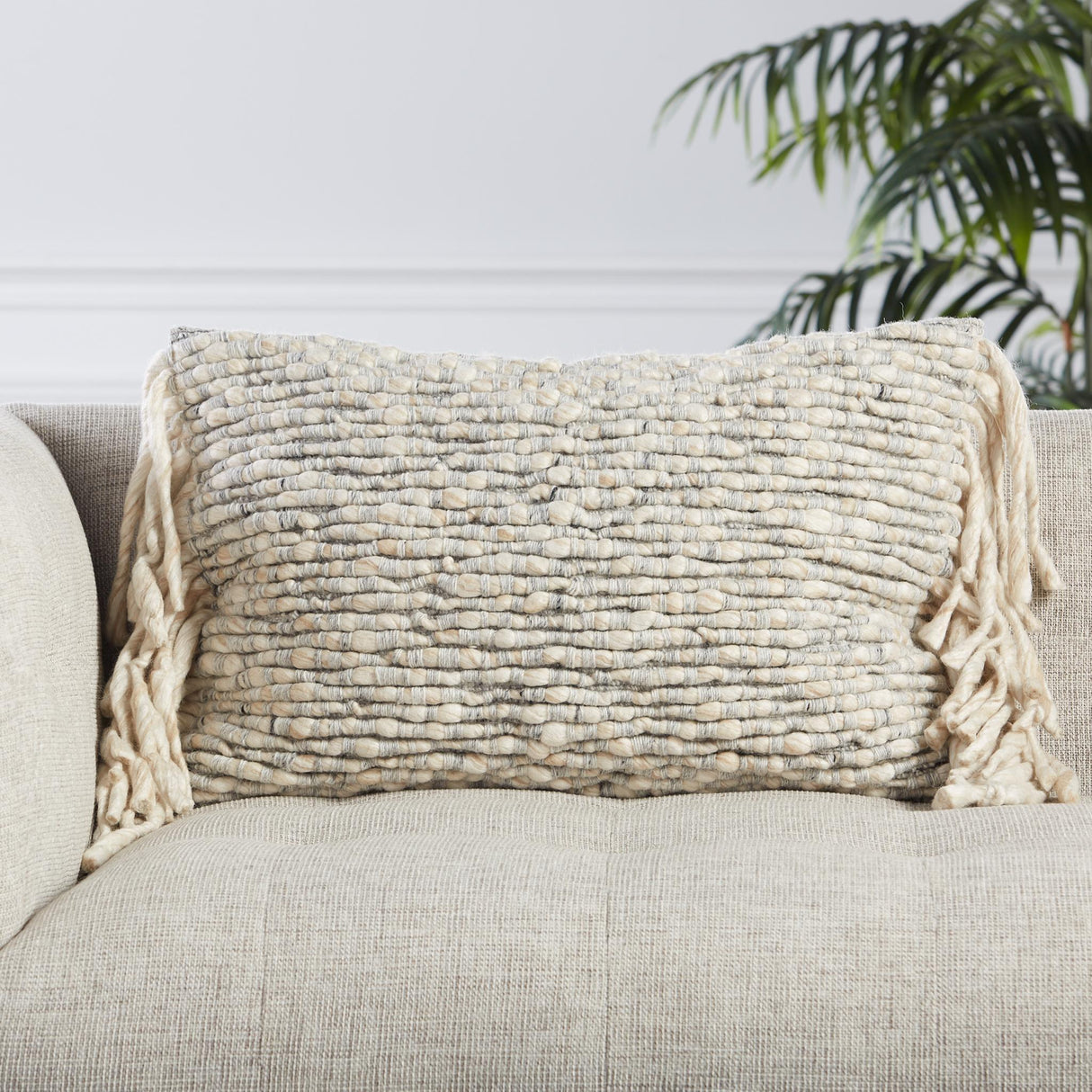 Jaipur Living Angora Cilo Textured Cream / Light Gray 16" x 24" Pillow