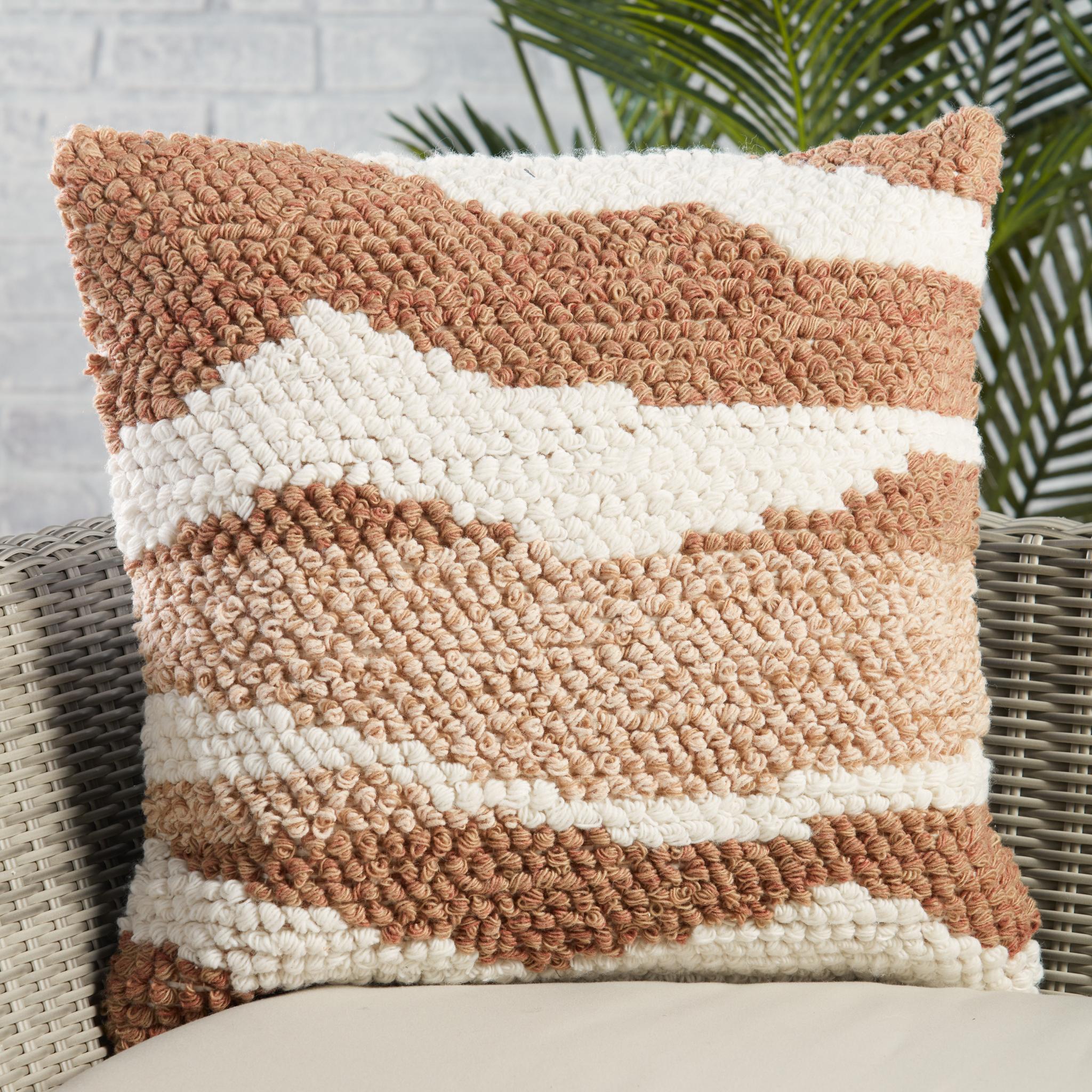 Jaipur Living Nazka Hasani Pillow - Thumbnail 5