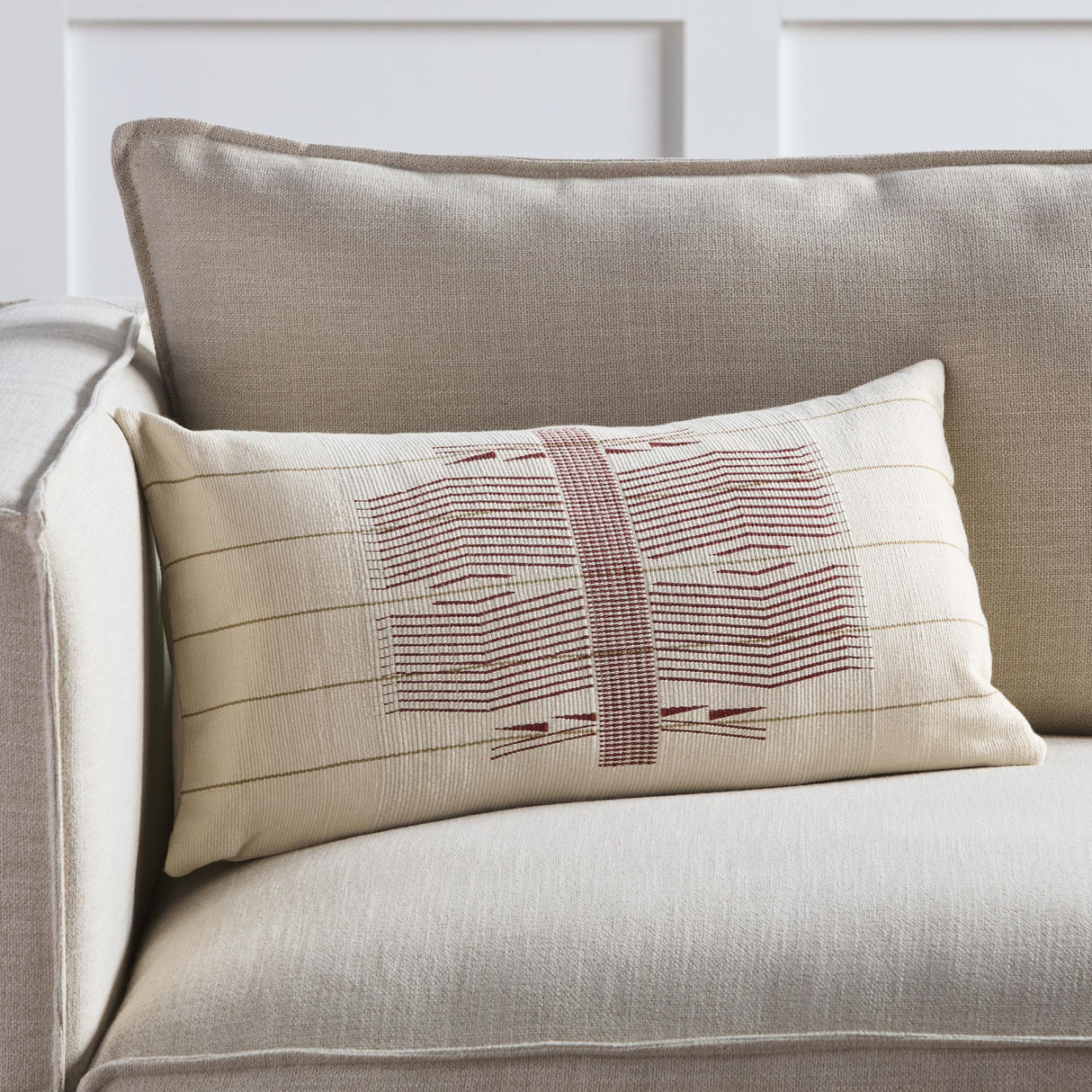 Jaipur Living Nagaland Pillow Milak Tribal Red / Cream 12" x 24" Pillow