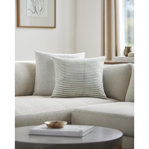 Surya Chateau de Chic CUD-005 22"H x 22"W Pillow Kit