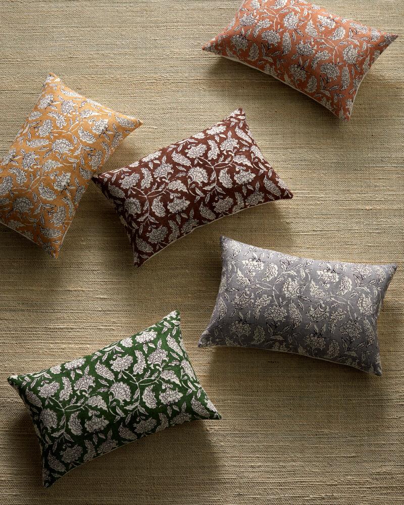 Surya Donna DNN-003 14"H x 22"W Pillow Kit