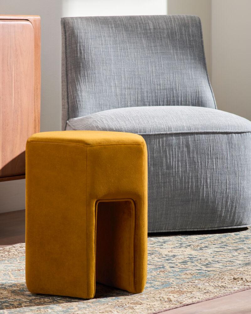 Surya Kaden KADN-001 18"H x 16"W x 14"D Bench/Ottoman/Stool
