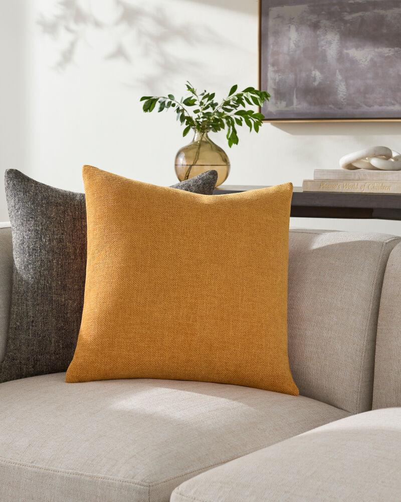 Surya Kamaili KMI-008 18"L x 18"W Pillow