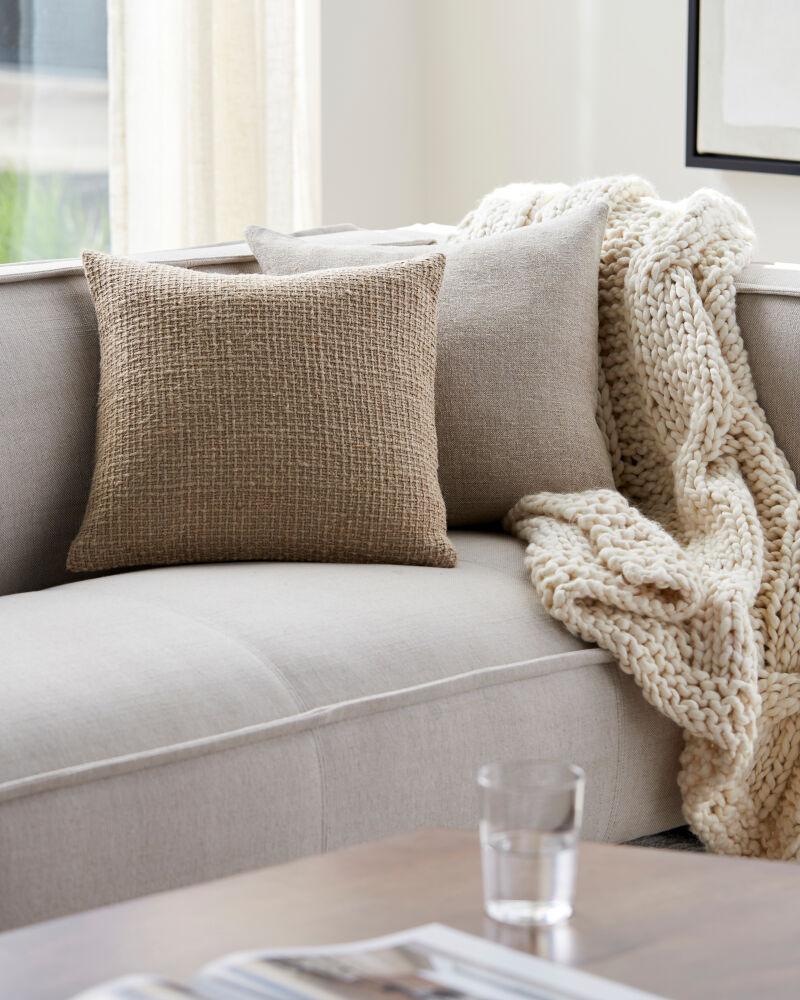 Surya Thurstan THS-001 18"L x 18"W Pillow Cover