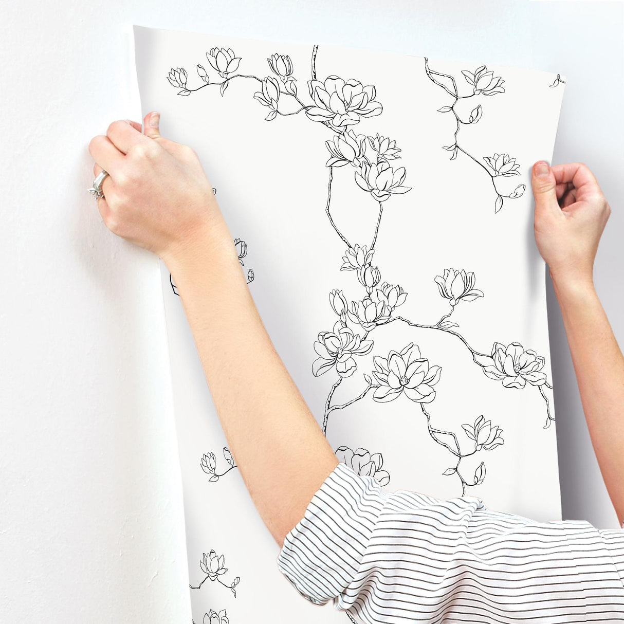 Magnolia Home Magnolia Branches Black Wallpaper