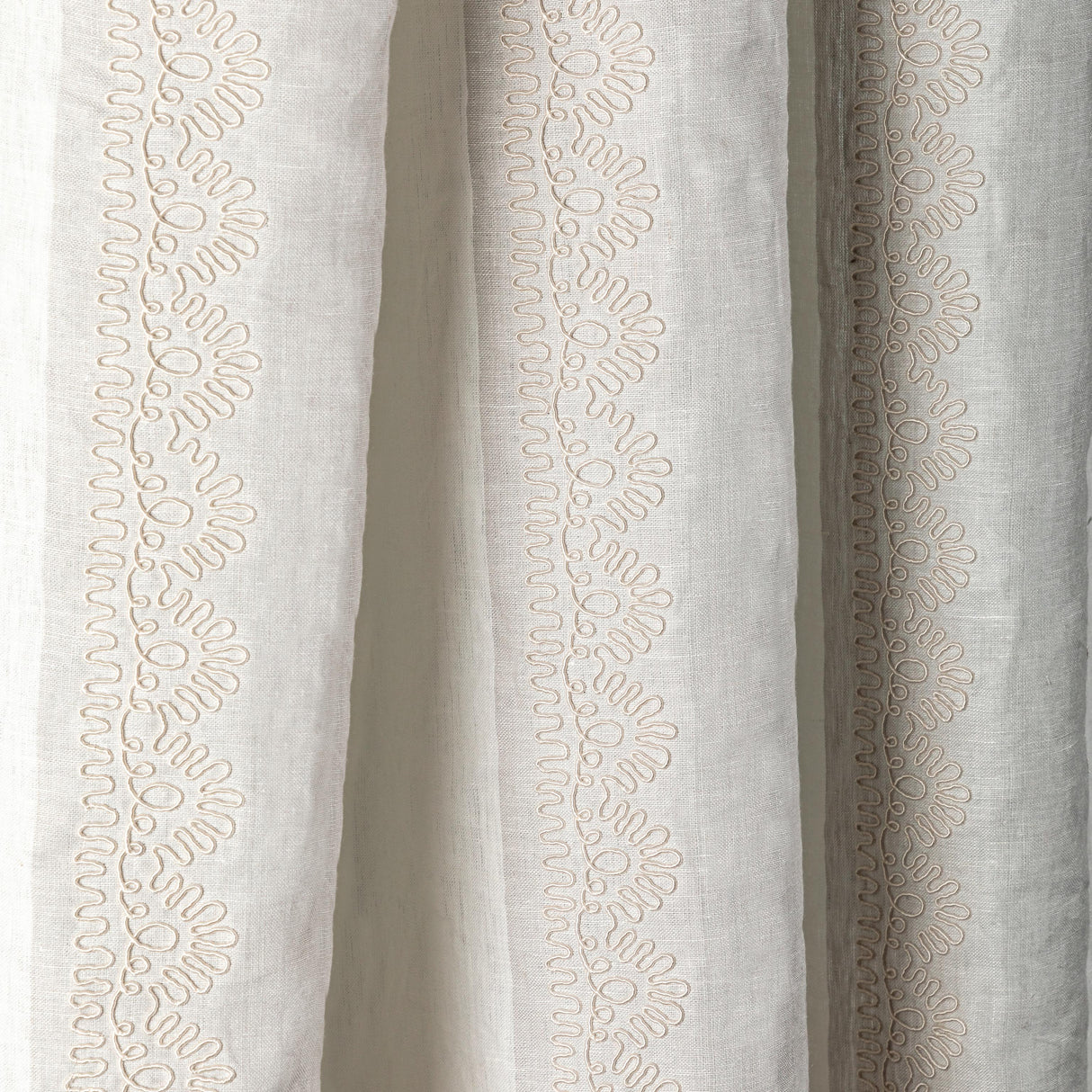 Lee Jofa BANNER SHEER QUARTZ Drapery Fabric
