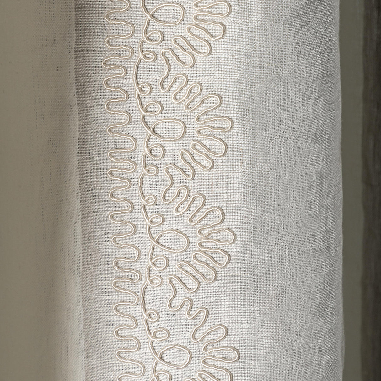Lee Jofa BANNER SHEER QUARTZ Drapery Fabric